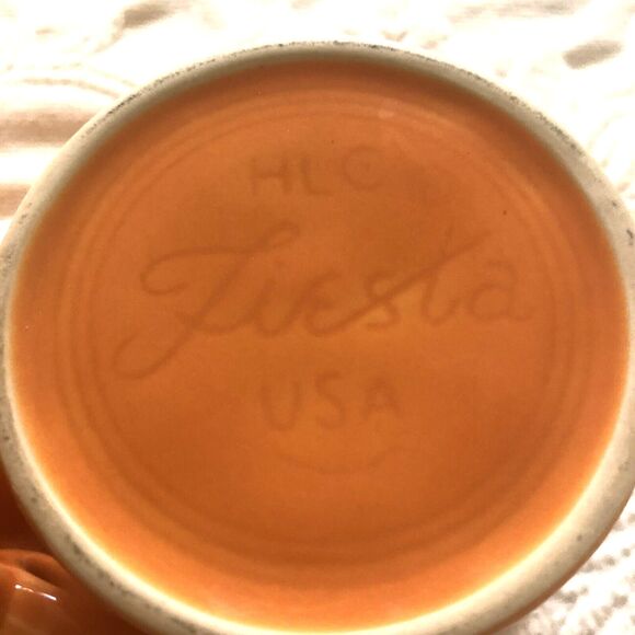 Set Of 2 FIESTA Ware Tangerine Coffee Mugs Ring Handle Tom and Jerry HLC USA - Picture 5 of 6